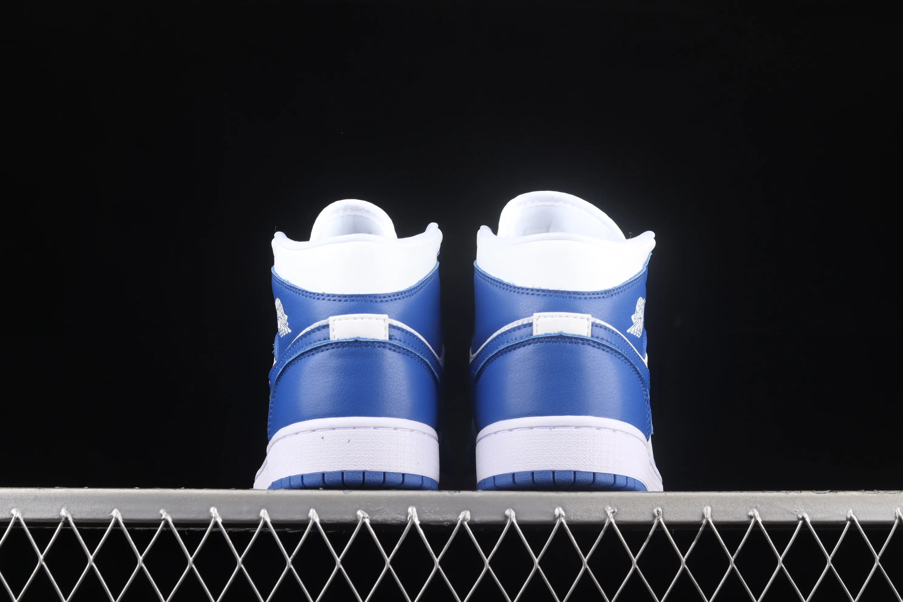 All Categories Air Jordan Jordan Series Basketball Shoes Air Jordan 1 Mid Differentiated Versions Air Jordan 1 Mid AJ1 Joe 1 Kentucky Blue Zhongbang Basketball Shoes BQ6472-104